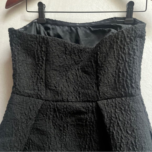 Lord & Taylor Black Textured Strapless Fit & Flare Pocket Dress Sz XS - Picture 3 of 8
